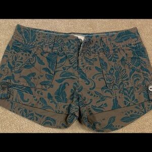 American Eagle midi shorts size 4